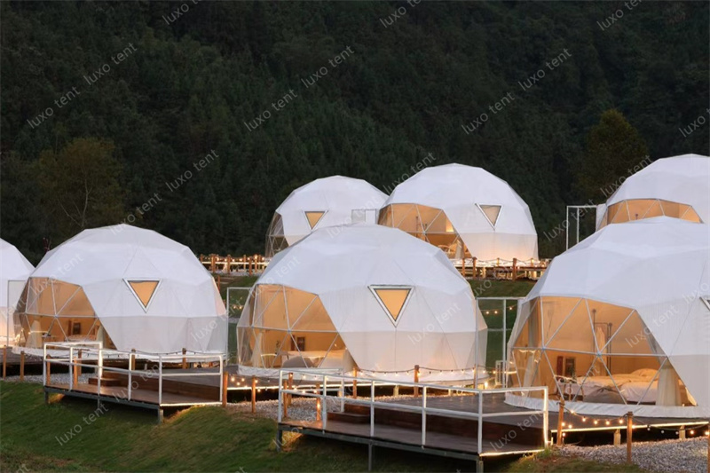 khách sạn nhà lều mái vòm màu trắng PVC sang trọng