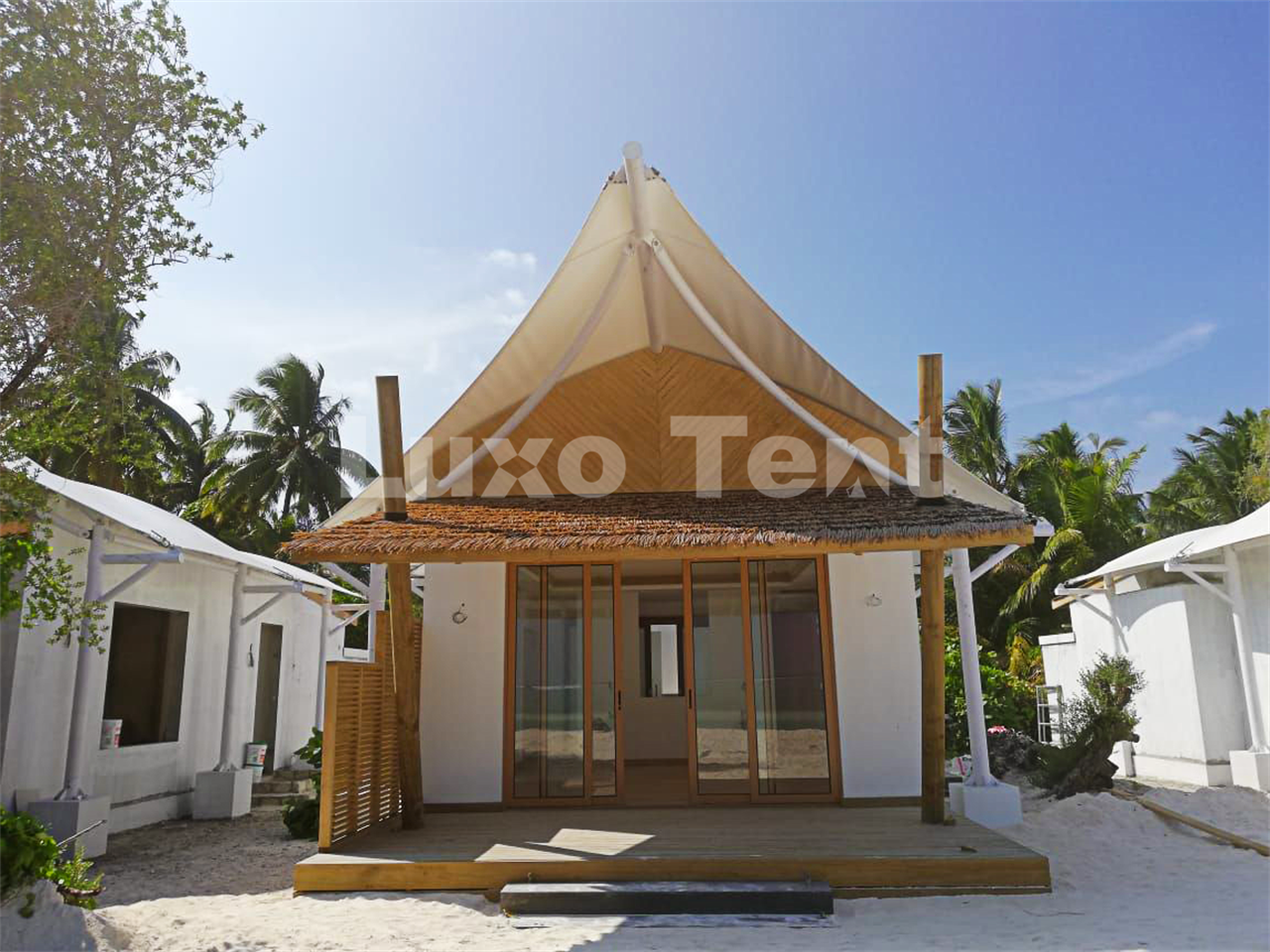Палатка с мембранной конструкцией на Мальдивах, отель1