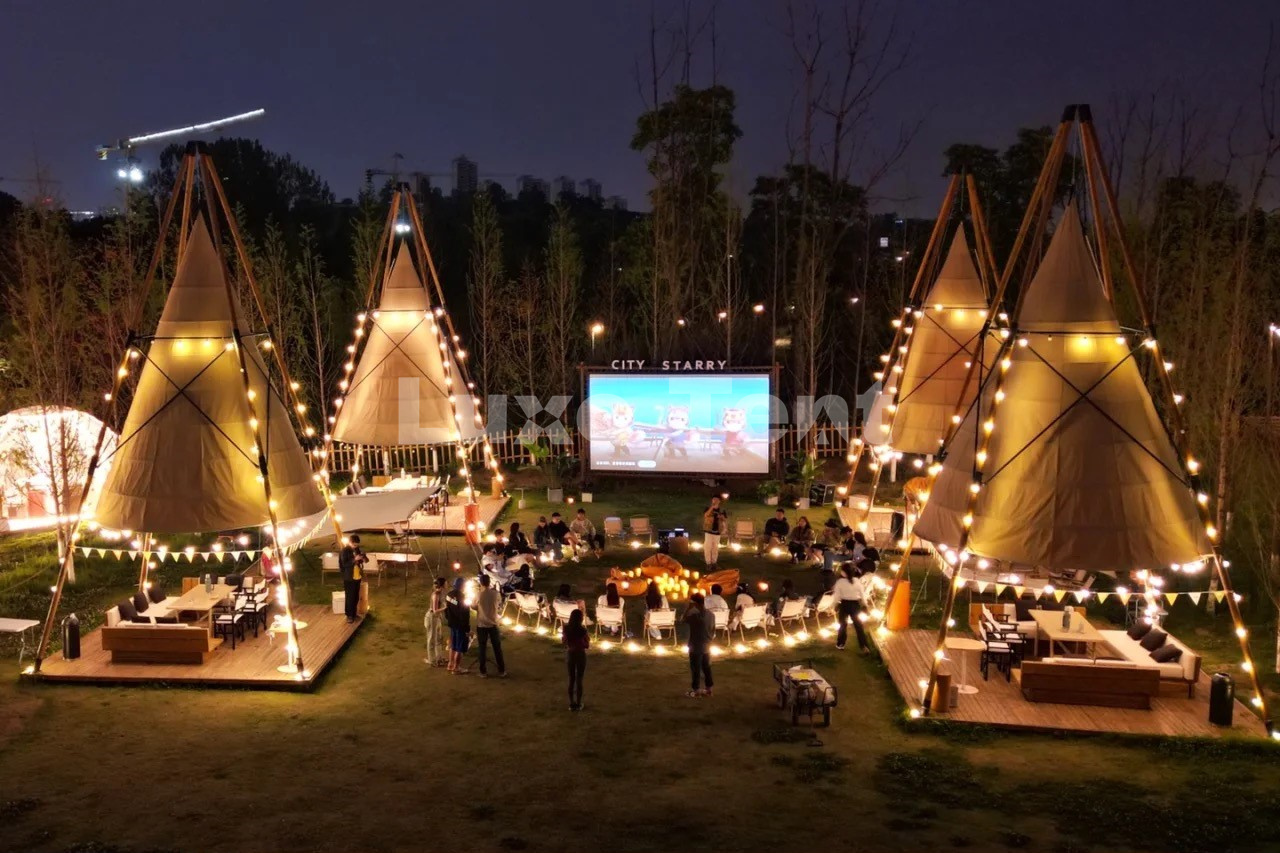 Háromszög alakú bambusz lámpás baldachinos sátor parti éjszakára