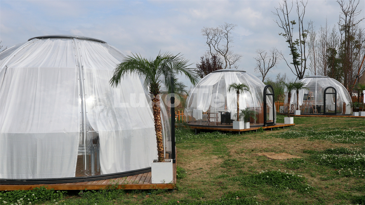 transparent pc geodesic dome tent alang sa garden restaurant