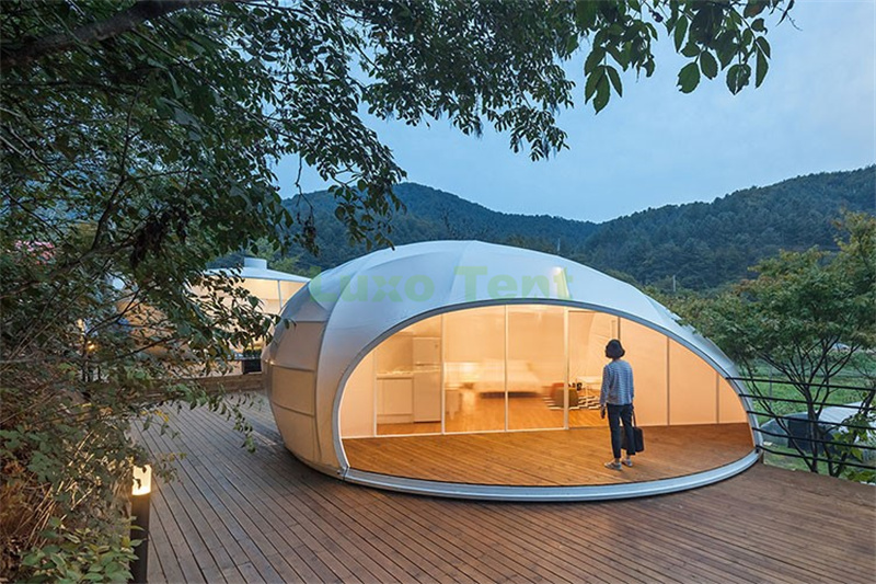 Tenda per hotel con rugiada in PVDF bianco dal nuovo design LUXO