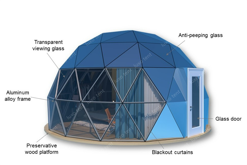 półprzezroczysty i niebieski, pusty w środku, geodezyjny namiot kopułowy ze szkła hartowanego