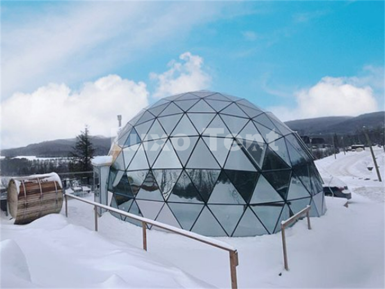 Глампинг врхунски стаклени шатор са геодетском куполом