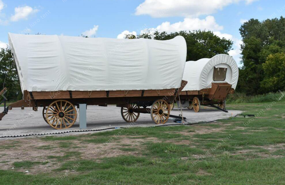 hotel de tenda de madeira em forma de carruagem de luxo para clientes