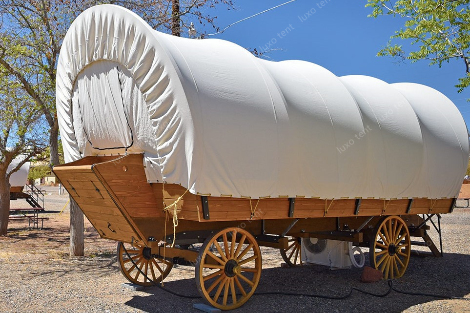 グランピングカスタム馬車型キャンプテント
