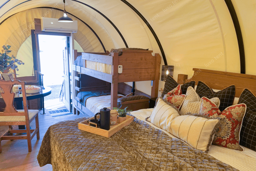 комната в палаточном домике для карет