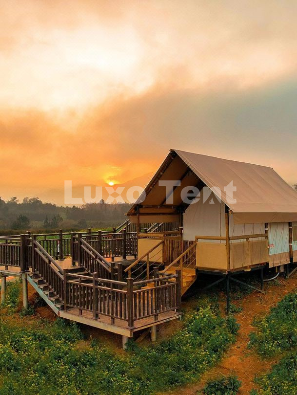 wooden glamping safari tent house2